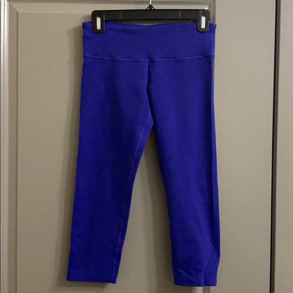 Lululemon wunder under crop.  Size 6.